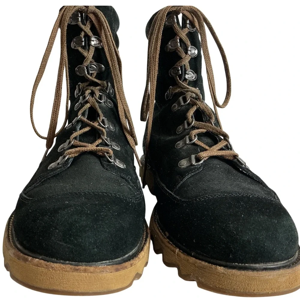 Sorel Men's Size 11  Mad Mukluk Black Water Resistant Winter Boots